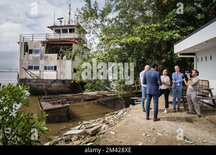 PARAMARIBO - Franc Weerwind, ministre de la protection juridique, en conversation avec la presse néerlandaise. Weerwind sera présent lundi à Paramaribo au nom du gouvernement néerlandais à la diffusion du discours du Premier ministre Mark Rutte sur le passé esclavagiste. ANP BART MAAT pays-bas hors - belgique hors Banque D'Images