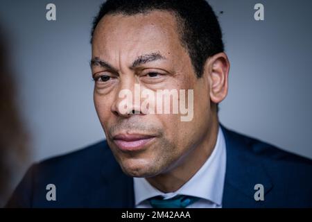 PARAMARIBO - Franc Weerwind, ministre de la protection juridique, en conversation avec la presse néerlandaise dans le Waag. Weerwind sera présent lundi à Paramaribo au nom du gouvernement néerlandais à la diffusion du discours du Premier ministre Mark Rutte sur le passé esclavagiste. ANP BART MAAT pays-bas hors - belgique hors Banque D'Images