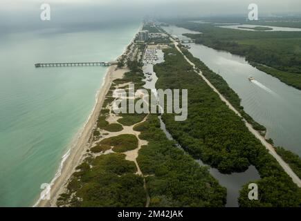 La rivière Stranahan et la côte près de fort Lauderdale en Floride, aux États-Unis Banque D'Images