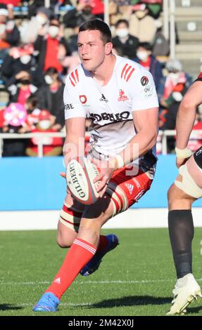 Yokohama, Japon. 18th décembre 2022. Kobelco Kobe Steelers lock JD Schilling porte le ballon pendant la Ligue japonaise de rugby un contre les aigles Canon de Yokohama à Yokohama, banlieue de Tokyo, dimanche, 18 décembre 2022. Les aigles ont défait les Steelers 39-30. Credit: Yoshio Tsunoda/AFLO/Alay Live News Banque D'Images