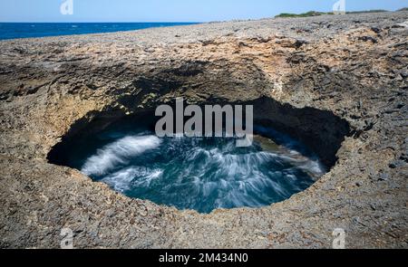 Trou de Watamula situé à l'extrémité nord de Curaçao, Antilles néerlandaises, îles ABC Banque D'Images