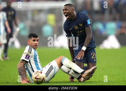 Le Marcus Thuram de France réagit après avoir été attaqué par le Romero argentin Cristian lors de la finale de la coupe du monde de la FIFA au stade Lusail, Qatar. Date de la photo: Dimanche 18 décembre 2022. Banque D'Images