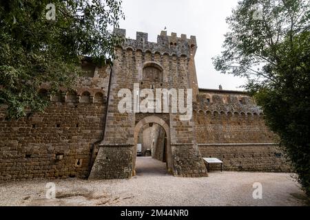 Castello di Spedaletto, site classé au patrimoine mondial de l UNESCO Val dOrcia, Italie Banque D'Images