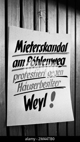 Cette réunion des locataires concernés a pris position contre l'usure à Düsseldorf, en Allemagne, le 6 novembre 1970 Banque D'Images