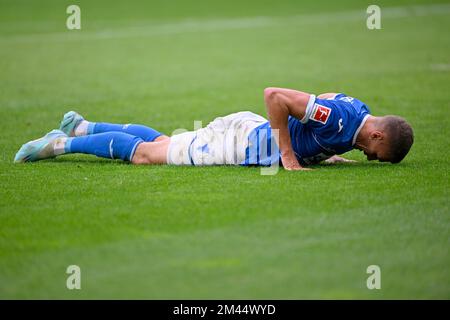 Grischa Proemel TSG 1899 Hoffenheim (06) se dénomme sur le terrain, PreZero Arena, Sinsheim, Baden-Wuerttemberg, Allemagne Banque D'Images