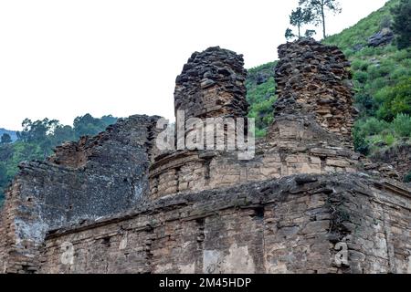 La stupa endommagée du site archéologique tokar dara Banque D'Images