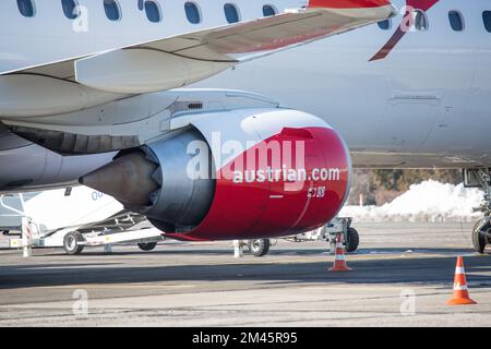 Odessa, Ukraine SIRCA 2018: Avions gros plan sur les compagnies aériennes autrichiennes. turbojet d'un avion moderne. moteur d'avion passager Banque D'Images