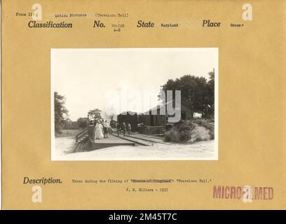 Photographie prise pendant le tournage de « Travelers Toll ». Légende originale : prise lors du tournage de « Travelers Toll ». J. K. Hillers - 1927. État: Maryland place: Coom. Banque D'Images