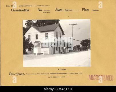 E. F. Allen pendant le tournage de « Travelers Toll ». Légende originale: E. F. Allen prise pendant le tournage de - 'Travelers Toll.' J. K. Hillers - 1927. État: Maryland place: Meadows. Banque D'Images