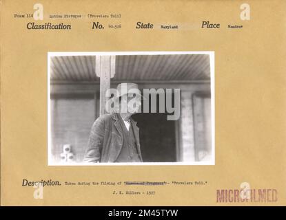 Photographie prise pendant le tournage de « Travelers Toll ». Légende originale : prise pendant le tournage de - « Travelers Toll ». J. K. Hillers - 1927. État: Maryland place: Meadows. Banque D'Images