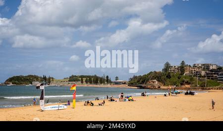 Zone protégée par un drapeau de sauvetage sur Terrigal Beach, Nouvelle-Galles du Sud, Australie, le 19 décembre 2022 Banque D'Images