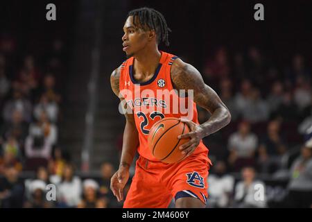 Les Tigres d'Auburn gardent Allen Flanigan (22) lors d'un match de basket-ball de la NCAA contre les chevaux de Troie de la Californie du Sud le dimanche 18 décembre 2022, à Los Angele Banque D'Images