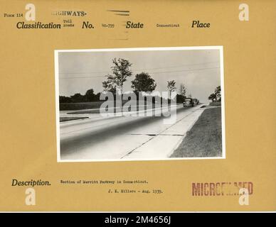 Section de la Merritt Parkway dans le Connecticut. Légende originale: Section de la Merritt Parkway dans le Connecticut. Photo de J. K. Hillers. Août 1939. État: Connecticut. Banque D'Images