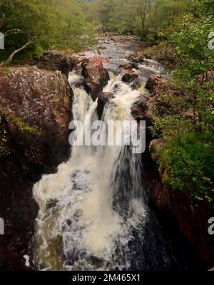 Lower Steall Falls à Glen Nevis, dans les Highlands écossais. Banque D'Images