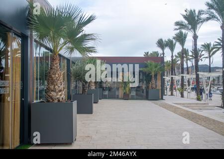Extérieur du nouveau bar restaurant Alviento sur le quai du port de Cartagena à Murcia, Espagne Banque D'Images