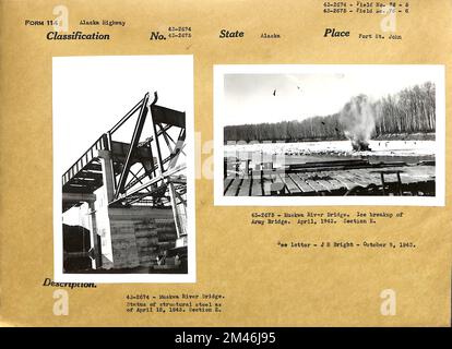 Pont de la rivière Muskwa. Légende originale : 43-2674-Muskwa River Bridge. État de l'acier de construction en tant que fg 15 avril 1943. Section E. Légende originale : 43-2675-Muskwa River Bridge. Rupture de glace du pont de l'armée. Avril 1943. État: Alaska. Lieu: Fort St. Jean. Banque D'Images