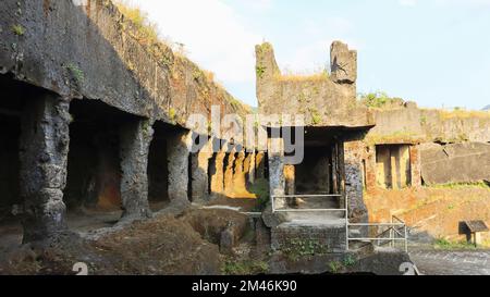 Vue de Khapra Kodiya les grottes bouddhistes de Khapra appartiennent à 3rd-4th siècle après J.-C., Junagadh, Gujarat, Inde. Banque D'Images