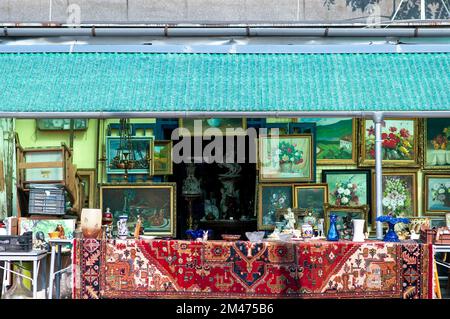 Marché aux puces Ecseri, le plus grand marché d'antiquités à Budapest, Hongrie Banque D'Images