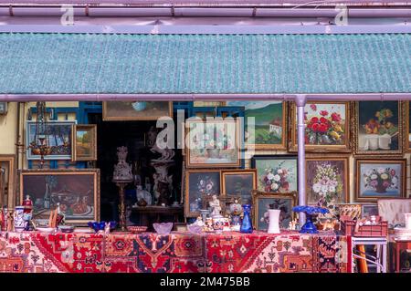 Marché aux puces Ecseri, le plus grand marché d'antiquités à Budapest, Hongrie Banque D'Images