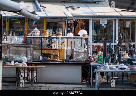 Marché aux puces Ecseri, le plus grand marché d'antiquités à Budapest, Hongrie Banque D'Images