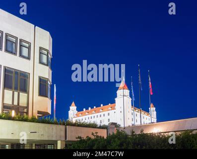 Bratislava (Pressburg): Bâtiment du Conseil national de la République slovaque, château de Bratislava (Bratislava) à , , Slovaquie Banque D'Images