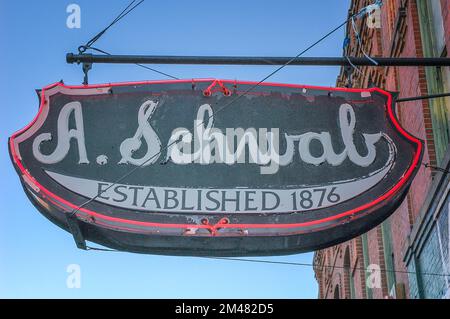 11 octobre 2006, Memphis, TN, Etats-Unis: Un gros plan du panneau de A. Schwab magasin général et fontaine de soda sur la rue Beale à Memphis, TN. Le magasin est f Banque D'Images