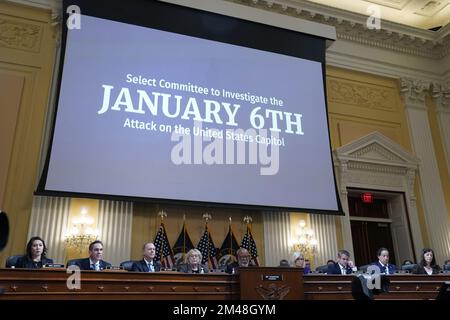 Washington, États-Unis. 19th décembre 2022. Le comité spécial de la Chambre enquête sur l'attaque du 6 janvier contre les États-Unis Le Capitole tient sa dernière audience publique pour discuter des conclusions d'une enquête de 18 mois, lundi, à Capitol Hill, à Washington, DC 19 décembre 2022. Le comité a voté à l'unanimité pour recommander au ministère de la Justice de déposer des accusations criminelles contre Trump et d'autres. Photo de Ken Cedeno/UPI crédit: UPI/Alay Live News Banque D'Images