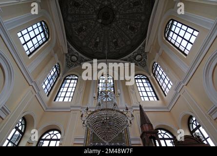 La mosquée de Sadabad est située à Istanbul. Il a été construit en 1862 sous le règne du sultan Abdulaziz. Banque D'Images