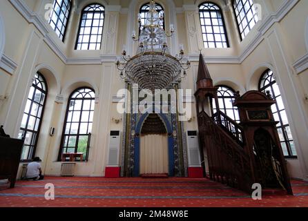 La mosquée de Sadabad est située à Istanbul. Il a été construit en 1862 sous le règne du sultan Abdulaziz. Banque D'Images