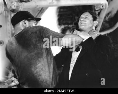 Spencer Tracy (à droite), sur le tournage du film, 'Dante's Inferno', Fox film Corporation, 1935 Banque D'Images