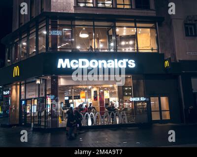 Restaurants de la célèbre marque McDonalds. Banque D'Images