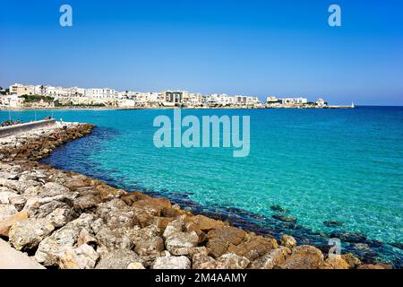 Apulia Puglia Salento. Italie. Otranto. La plage Banque D'Images