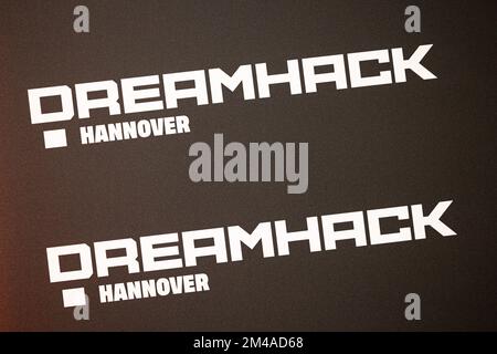 Hanovre, Allemagne. 16th décembre 2022. Le logo du festival 'DeamHack Hannover' peut être vu sur un mur de logo au 'DeamHack'. DreamHack' est un événement de jeu avec des tournois e-sports qui a lieu de 15 décembre à 18 à Hanovre. Credit: Michael Matthey/dpa/Alay Live News Banque D'Images