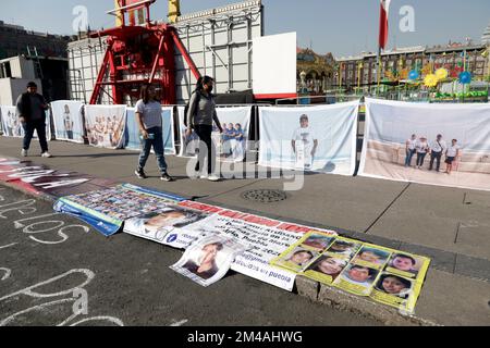 Non exclusif: 19 décembre 2022, Mexico, Mexique: Les parents et les collectifs des disparus au Mexique appellent à une rencontre avec le président mexicain Banque D'Images