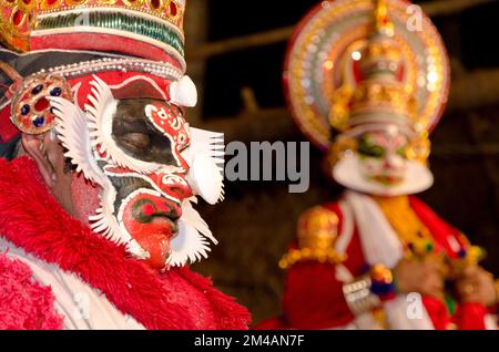 La Kathakali-caractère Bali sur scène avec Ravana Banque D'Images