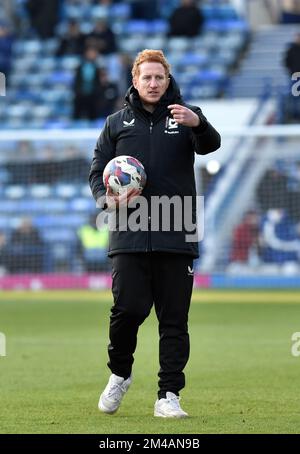 Dean Lewington entraîneur-chef intérimaire de MK dons lors de l'EFL League One Match entre Portsmouth et MK dons à Fratton Park , Portsmouth , Royaume-Uni - 17th décembre 2022 usage éditorial uniquement. Pas de merchandising. Pour les images de football, les restrictions FA et Premier League s'appliquent inc. Aucune utilisation Internet/mobile sans licence FAPL - pour plus de détails, contactez football Dataco Banque D'Images