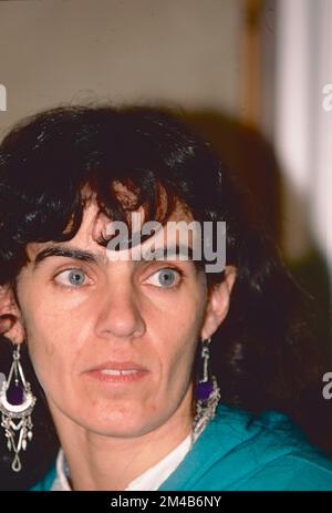 La citoyenne italienne Gabriella Guarino accusée de terrorisme au Pérou revient de Lima après la prison, Rome, Italie 1995 Banque D'Images