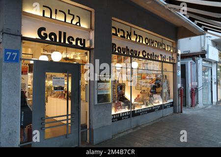 TEL AVIV, ISRAËL - 3 NOVEMBRE 2022 : Centre Bauhaus de tel Aviv, Israël. La ville blanche de tel Aviv est un site de l'UNESCO et l'un des plus importants arc de Bauhaus Banque D'Images