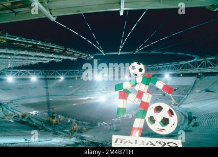 Vue sur le stade olympique pendant les travaux de rénovation de la coupe du monde 1990, Rome, Italie 1989 Banque D'Images