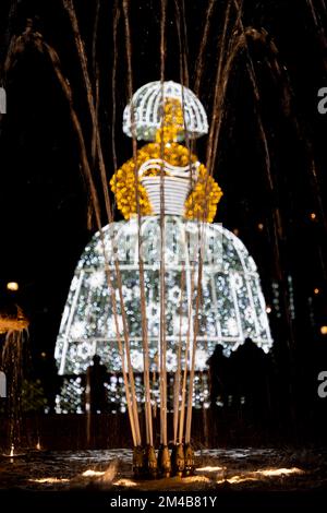 Menina. Menina de luz décorant les rues de la ville de Madrid à l'heure de Noël. Joyeux Noël 2022. Photographie. Banque D'Images