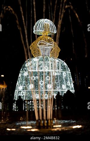 Menina. Menina de luz décorant les rues de la ville de Madrid à l'heure de Noël. Joyeux Noël 2022. Photographie. Banque D'Images