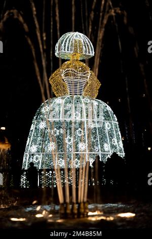 Menina. Menina de luz décorant les rues de la ville de Madrid à l'heure de Noël. Joyeux Noël 2022. Photographie. Banque D'Images