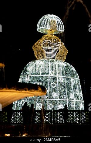 Menina. Menina de luz décorant les rues de la ville de Madrid à l'heure de Noël. Joyeux Noël 2022. Photographie. Banque D'Images