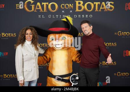 Acteur Antonio Banderas et chanteur Rosario Flores au film de photocall El Gato con Botas: El ultimo deseo à Madrid le mardi 20 décembre 2022 crédit: CORDON PRESS/Alay Live News Banque D'Images