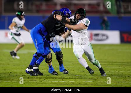 North Texas Mean Green défensive end Tom Trieb (5) travaille contre Boise State Broncos Right Tackle Cade Beresford (71) au cours du trimestre 2nd de 20 Banque D'Images