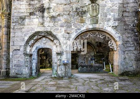 Les belles ruines extérieures de l'ancien couvent de San Domingos dans la ville de Pontevedra, Galice en Espagne Banque D'Images