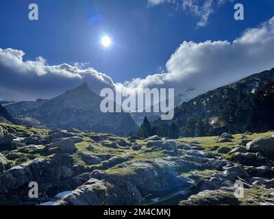 Vallée de Benasque dans les Pyrénées. Piste de Besurta. Banque D'Images