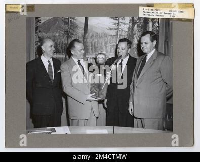 Prix et présentations du CFFP - tous les États. Photographies relatives aux forêts nationales, aux pratiques de gestion des ressources, au personnel et à l'histoire culturelle et économique Banque D'Images