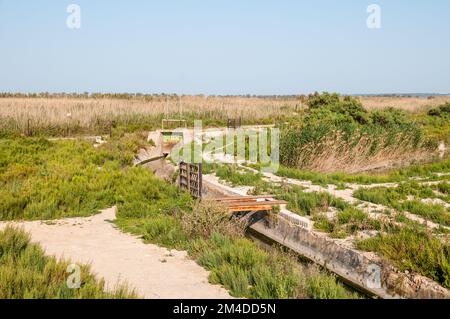 Mécanisme de vanne à vanne à vanne à vanne à vanne, mécanisme métallique pour relever les vannes de vanne sur le barrage Banque D'Images