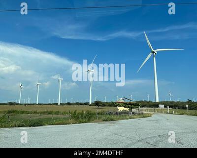 Parque Eolico, éolienne ou aérogénérateurs pour l'énergie à la Ventosa Oaxaca Mexique (photo du Nord photo) Parque Eolico, turbina eólica o aerogeneradores de energia en la Ventosa Oaxaca Mexique (Foto por Norte photo) Banque D'Images